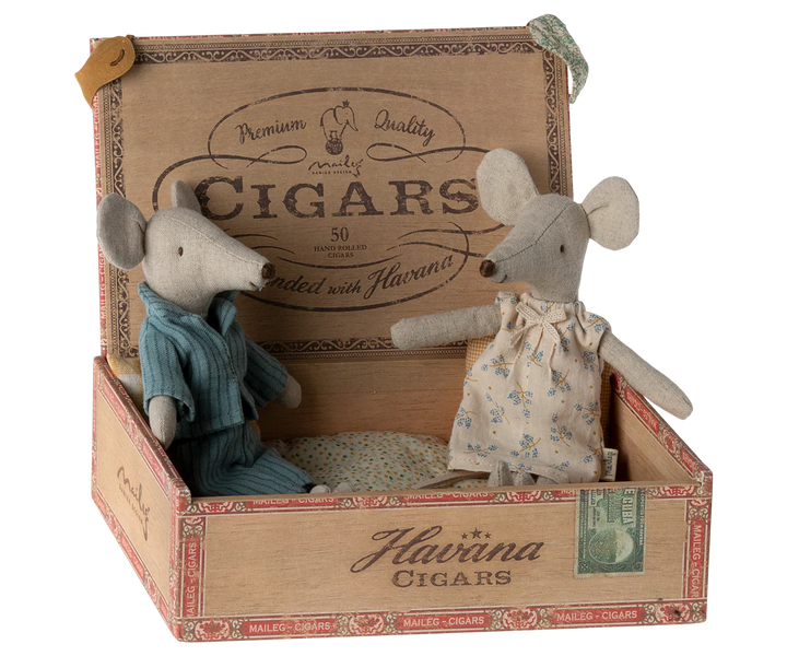 Mom & Dad Mice (In Cigar Box)