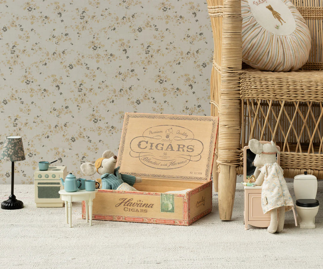 Mom & Dad Mice (In Cigar Box)
