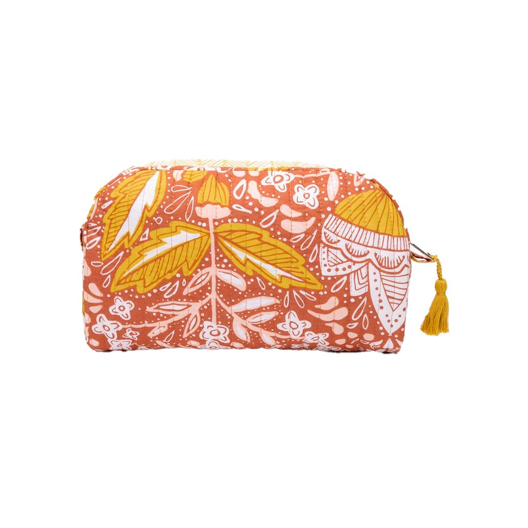 Amelia Large Quilted Scallop Zipper Pouch
