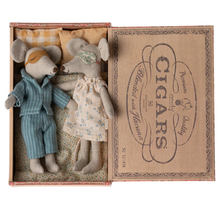 Mom & Dad Mice (In Cigar Box)