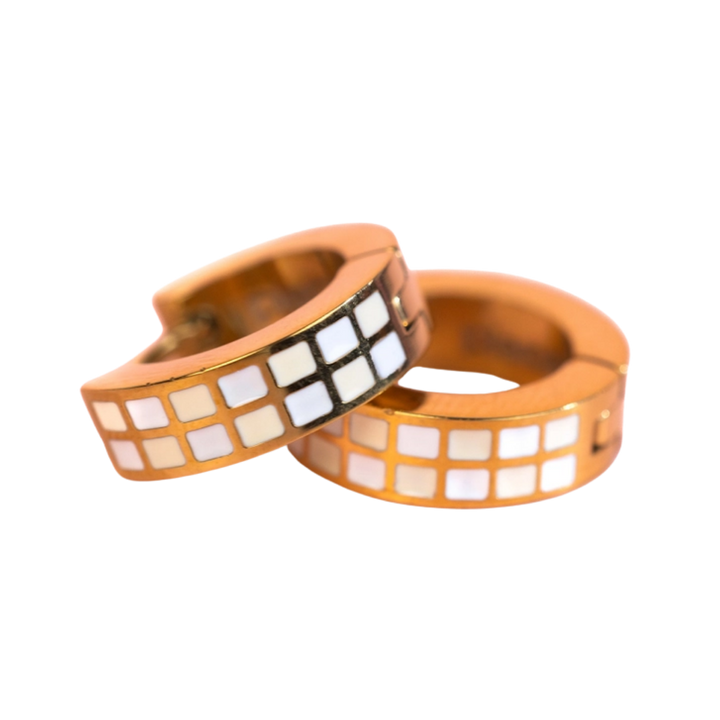Cream Checkered Huggies