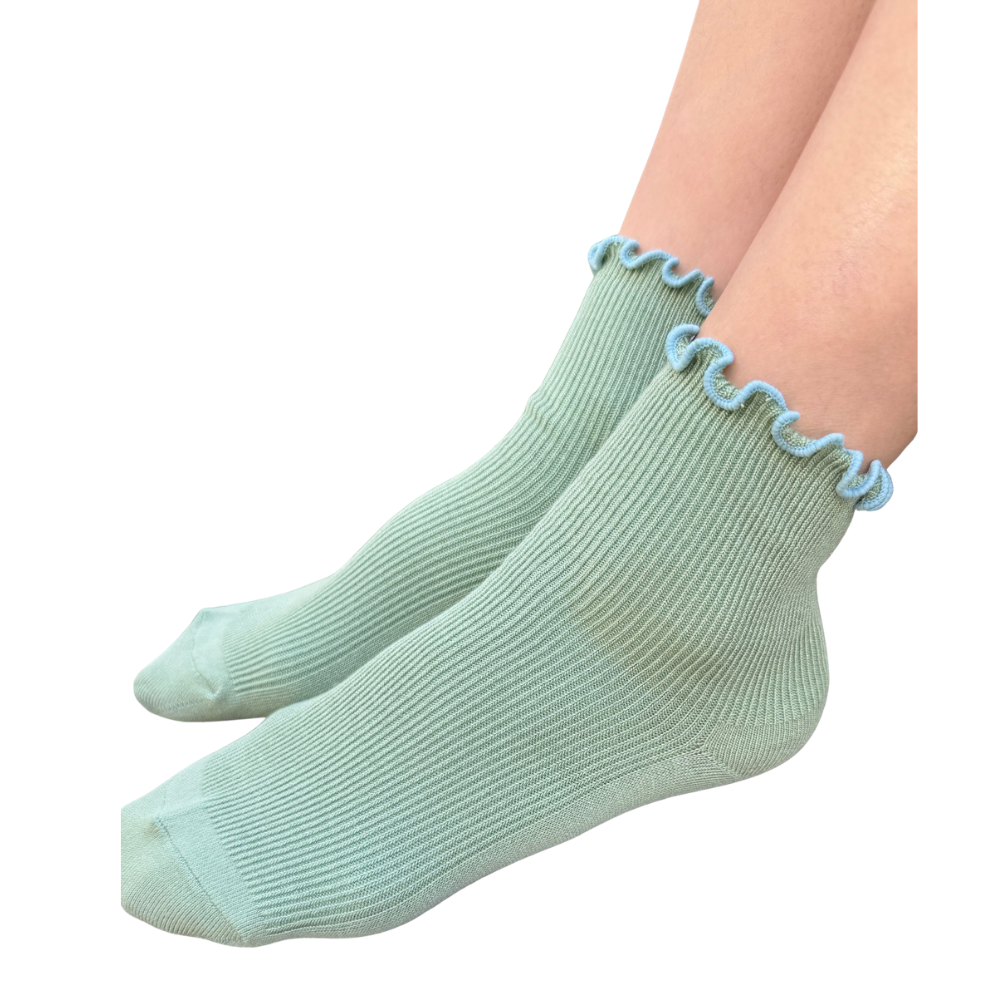 The Petite Ruffled Modal Socks